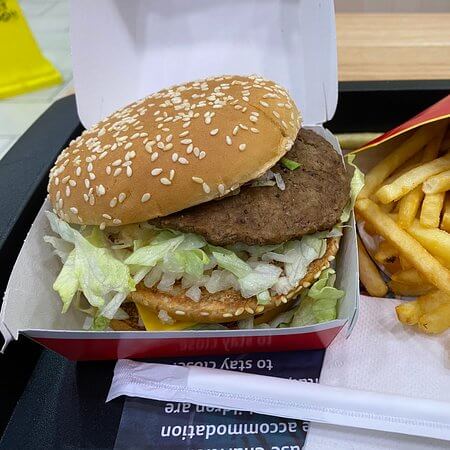 ¿Qué lleva la hamburguesa vegana Mcdonalds?