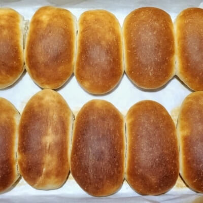 ¿Cómo hacer que el pan congelado quede tierno?