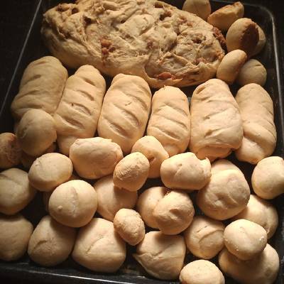 ¿Cómo se prepara la levadura seca para el pan?