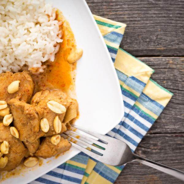 ¿Qué beneficios trae el arroz con pollo?