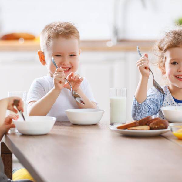 ¿Qué debe tener un almuerzo saludable para niños?