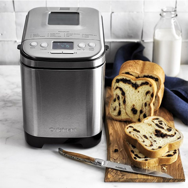 ¿Qué instrumentos máquinas y herramientas se usan para hacer el pan?