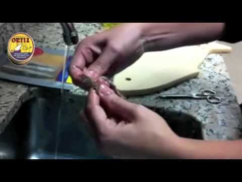 Limpiar anchoas en salmuera
